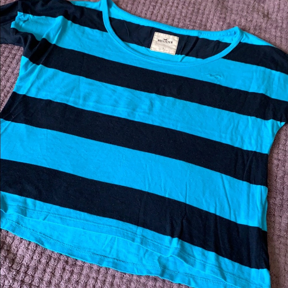 Hollister top with short sleeves